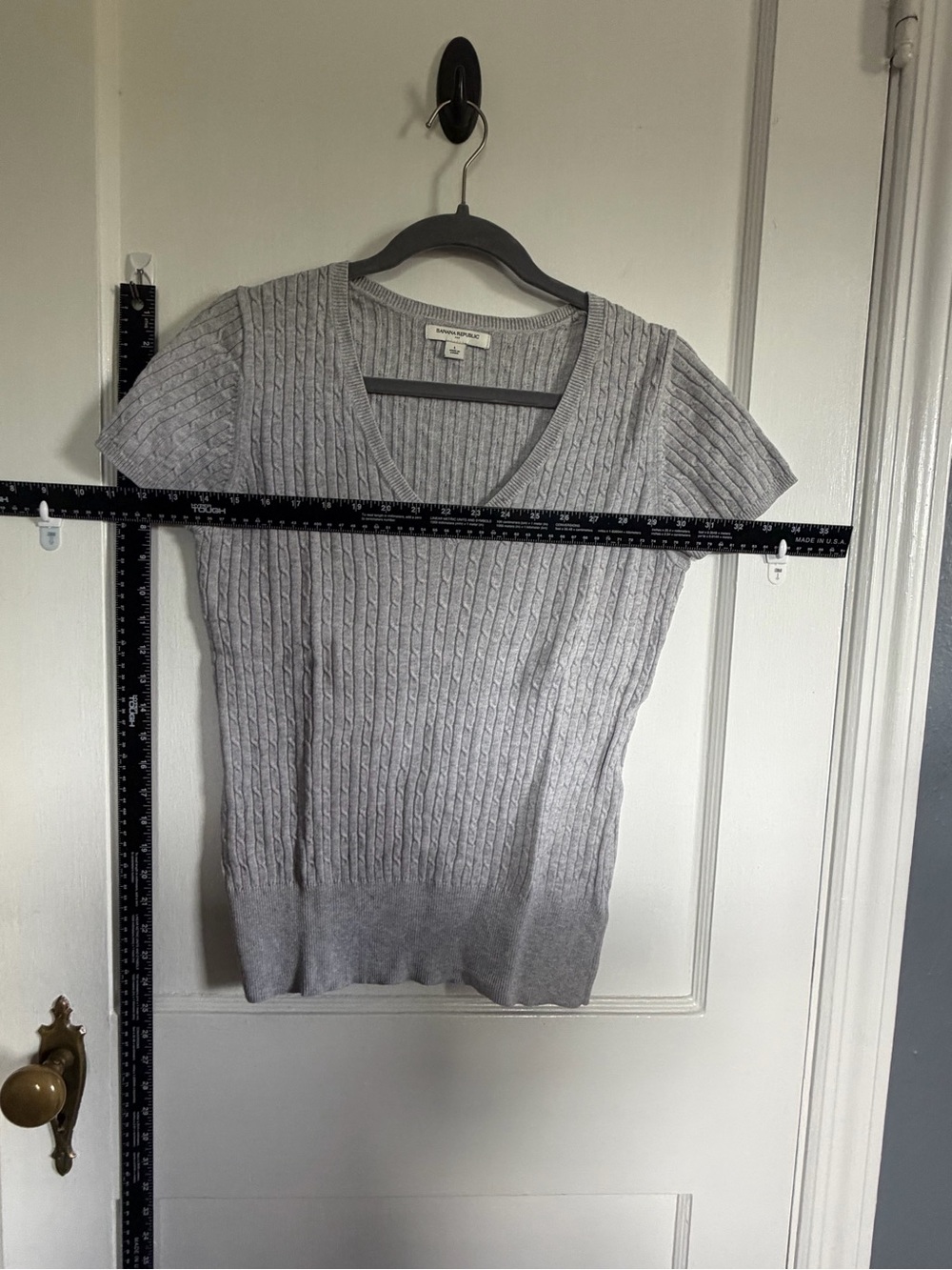 Banana Republic Gray Cable Knit V-Neck Short Sleeve Top